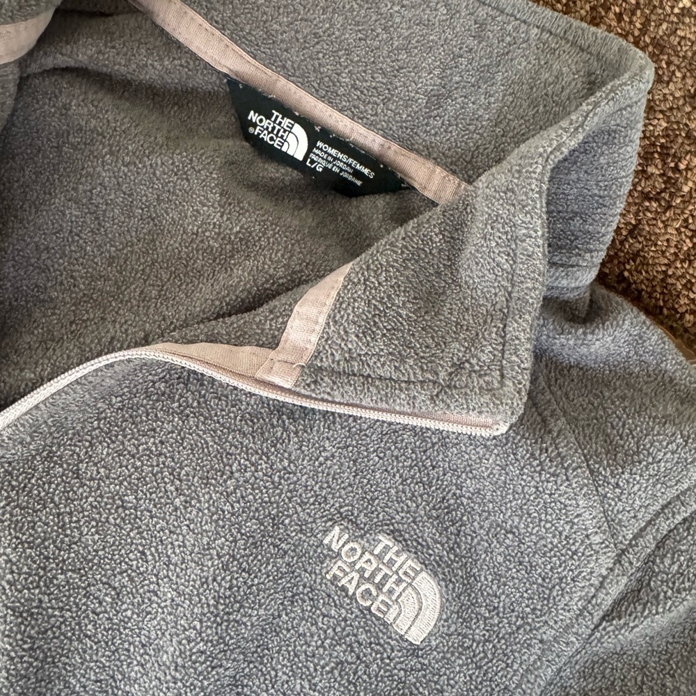 The North Face Heathered Gray 1/4 Zip Fleece Pullover - Women’s Large - Picture 3 of 6